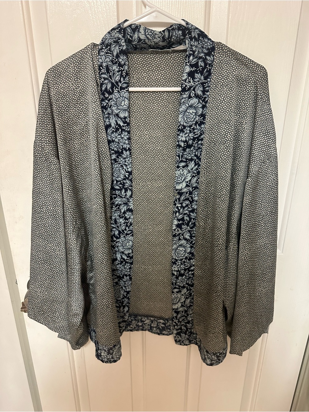 KIMCHI BLUE Lightweight Navy Floral-Trim Open Cardigan Kimono Sweater